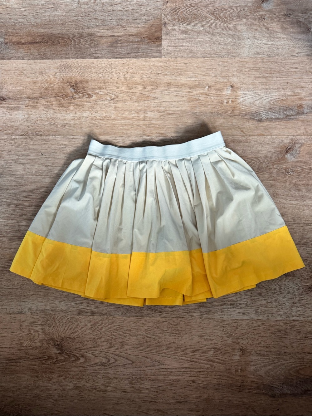 Athleta Cream and Yellow Colorblock Pleated Skirt